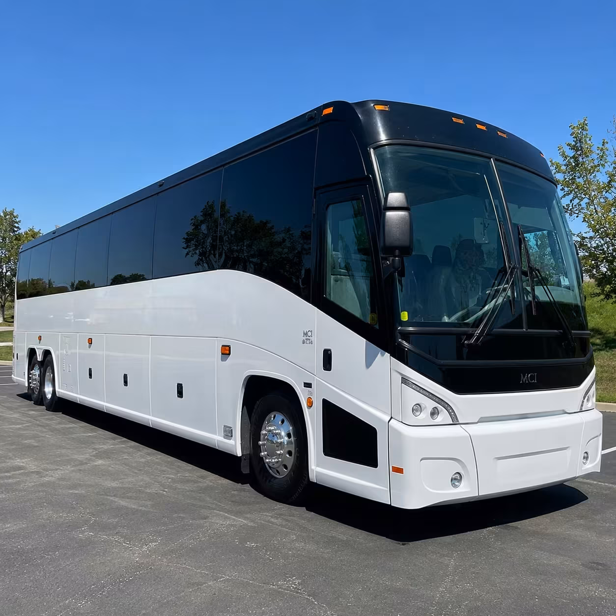 employee shuttle buses for omaha commutes along dodge street
